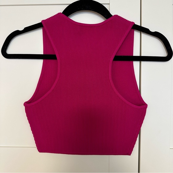 NWT Aritzia Babaton sculpt knit racer cropped tank - Picture 3 of 3